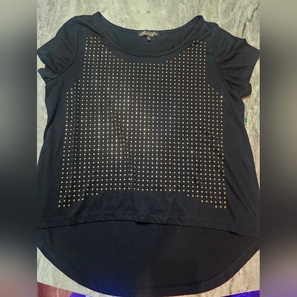 Absolutely Famous Black Scoop Neck Studded Tee Shirt Size Large
